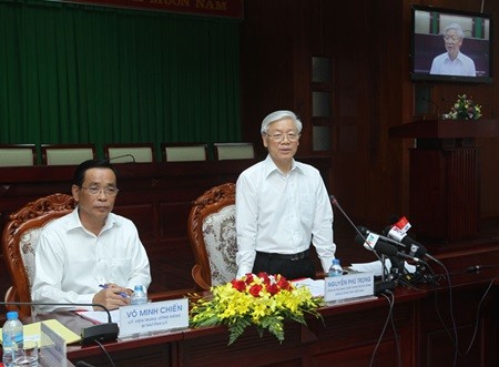 Party chief works with Soc Trang province leaders - ảnh 1